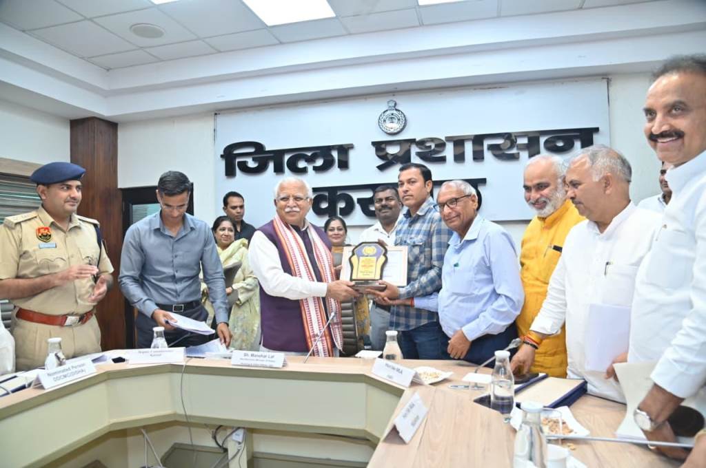 केंद्र व राज्य सरकार की जन कल्याणकारी योजना के क्रियान्वयन में पारदर्शिता और तेजी लाए मनोहर लाल